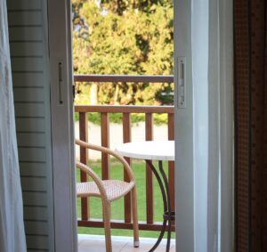 Zestaw mebli na balkon ranking 2025: Wybieramy wygodę na małej przestrzeni.